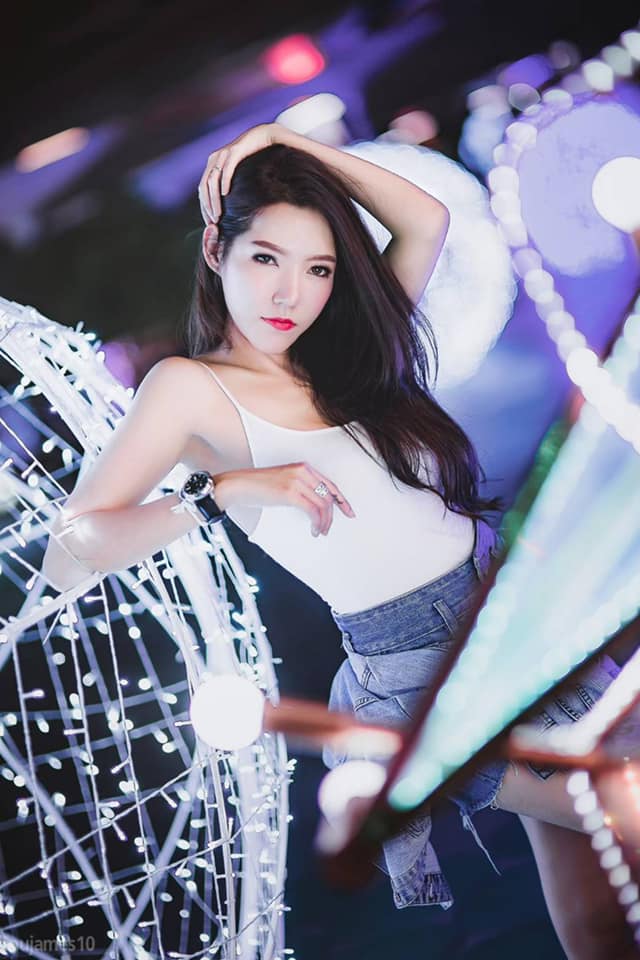โอปอล์ พริตตี้ อกสวย เนินขาวขยี้ใจ นมใหญ่คับจอ โชว์ ความแซ่บ ในชุด เปิดอก 30