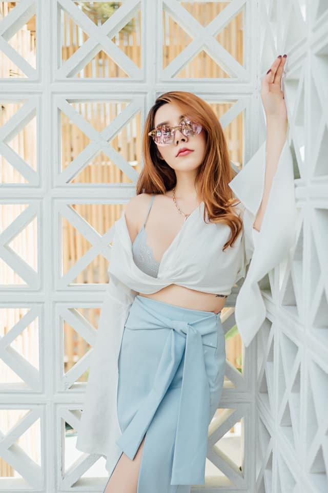 โอปอล์ พริตตี้ อกสวย เนินขาวขยี้ใจ นมใหญ่คับจอ โชว์ ความแซ่บ ในชุด เปิดอก 57