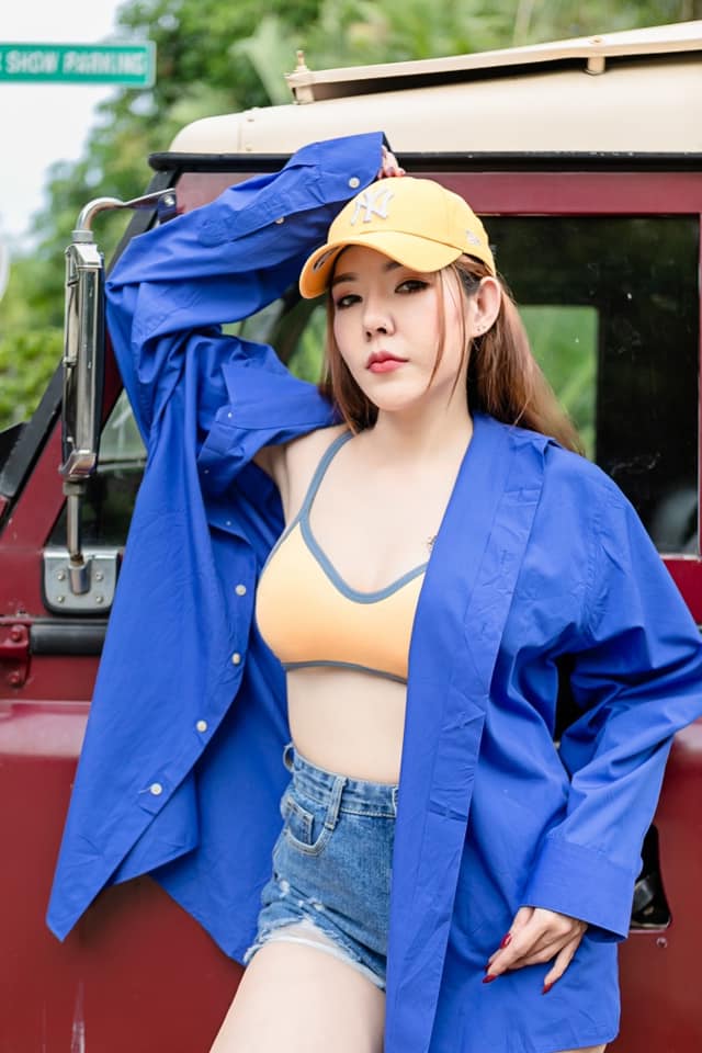โอปอล์ พริตตี้ อกสวย เนินขาวขยี้ใจ นมใหญ่คับจอ โชว์ ความแซ่บ ในชุด เปิดอก 64