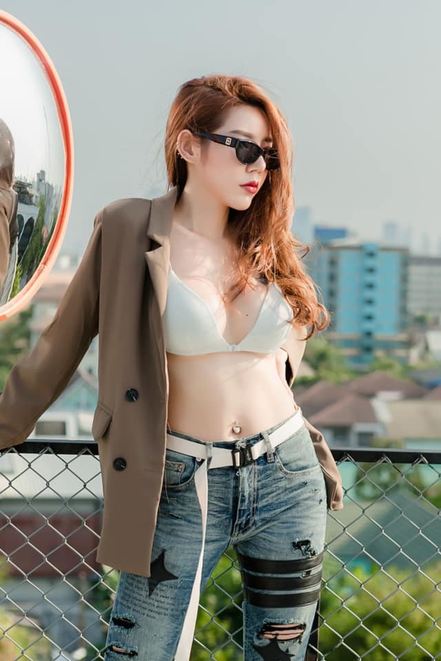 โอปอล์ พริตตี้ อกสวย เนินขาวขยี้ใจ นมใหญ่คับจอ โชว์ ความแซ่บ ในชุด เปิดอก 67
