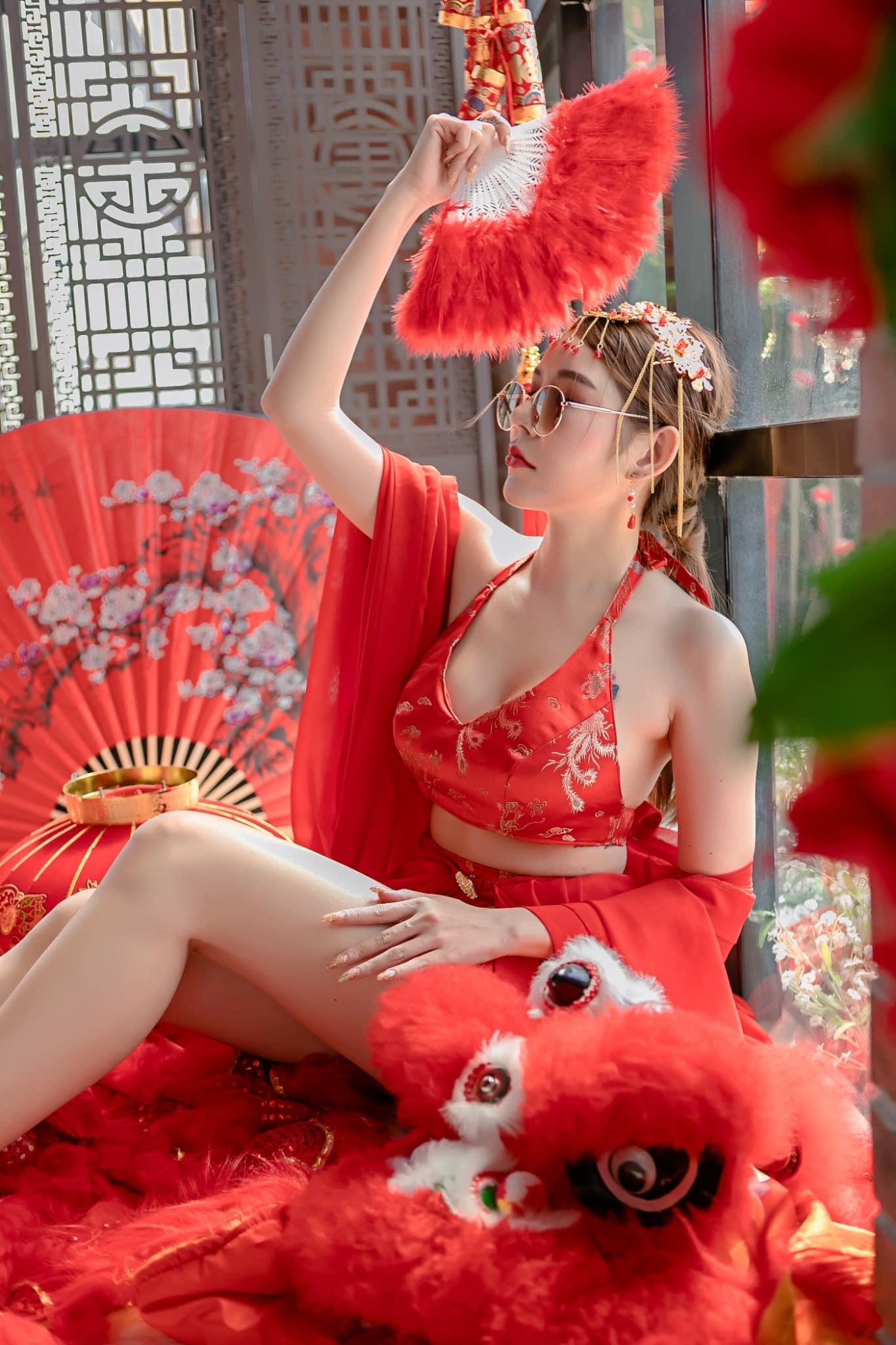 โอปอล์ พริตตี้ อกสวย เนินขาวขยี้ใจ นมใหญ่คับจอ โชว์ ความแซ่บ ในชุด เปิดอก 139