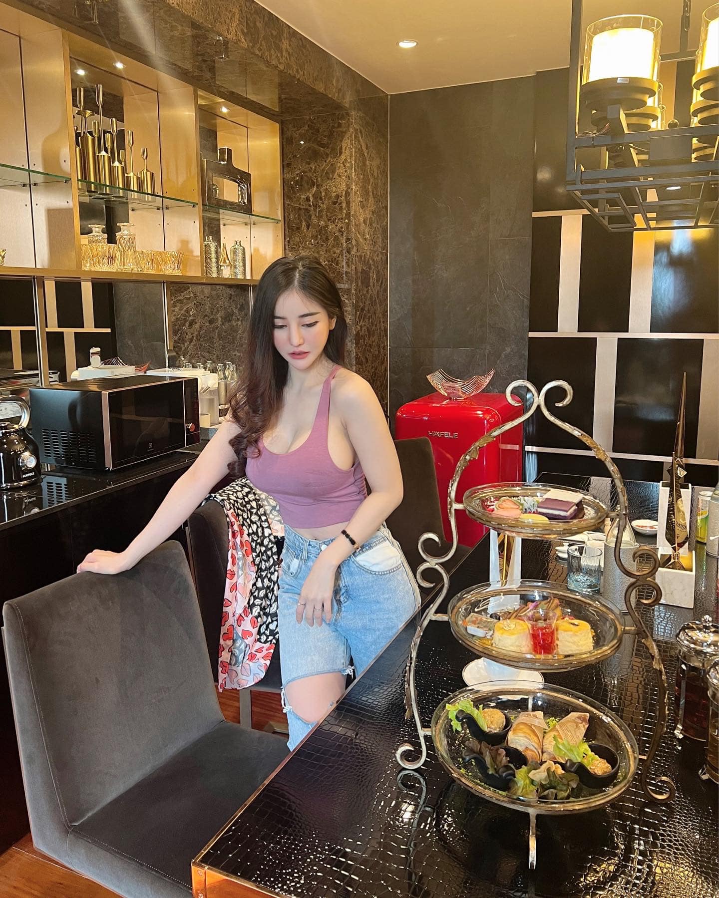 ครูบลู นางแบบพริตตตี้สาวสวย ตัว top อวดหุ่นสวย นมตูม ในชุด bikini เต็มๆตา 166