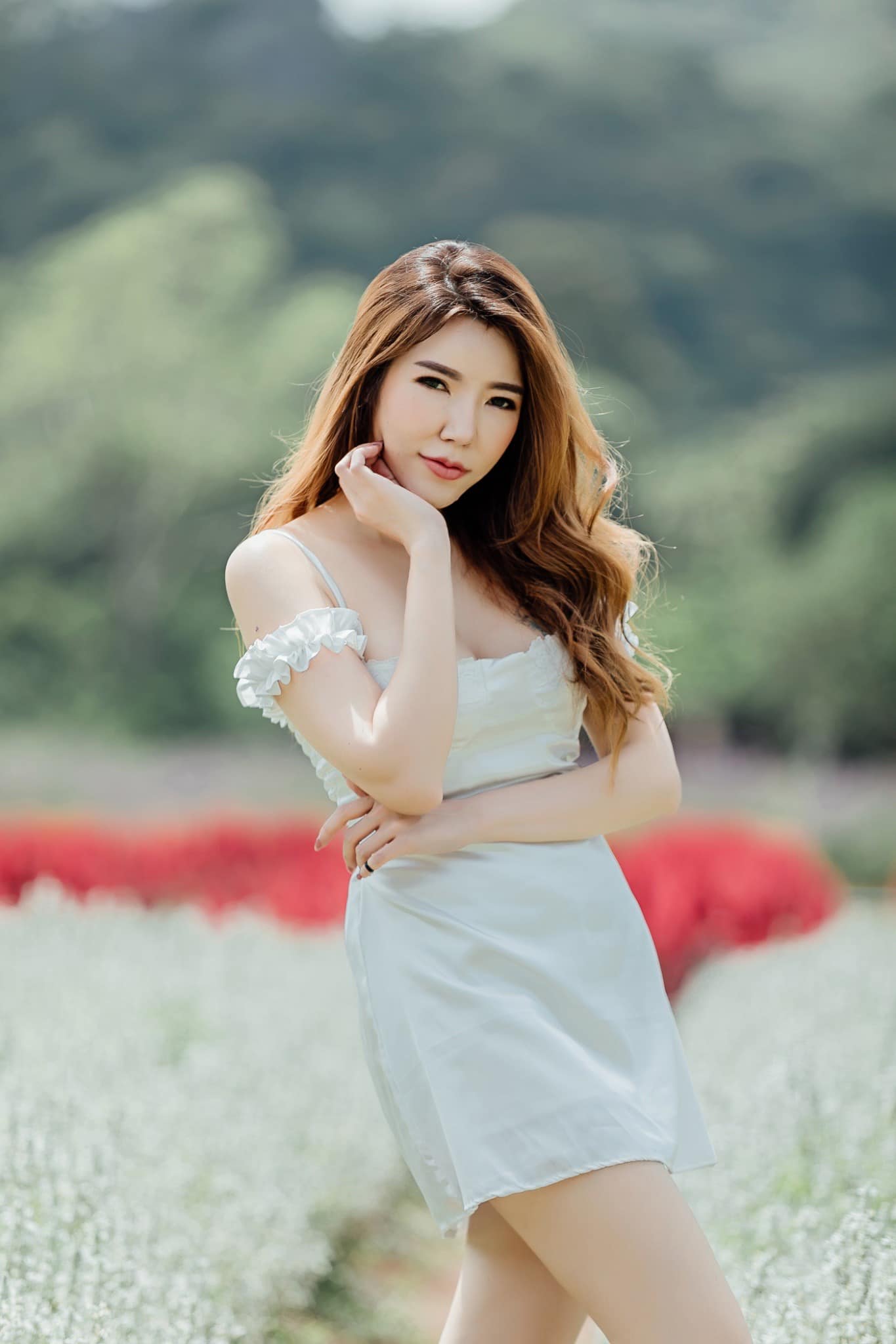โอปอล์ พริตตี้ อกสวย เนินขาวขยี้ใจ นมใหญ่คับจอ โชว์ ความแซ่บ ในชุด เปิดอก 157