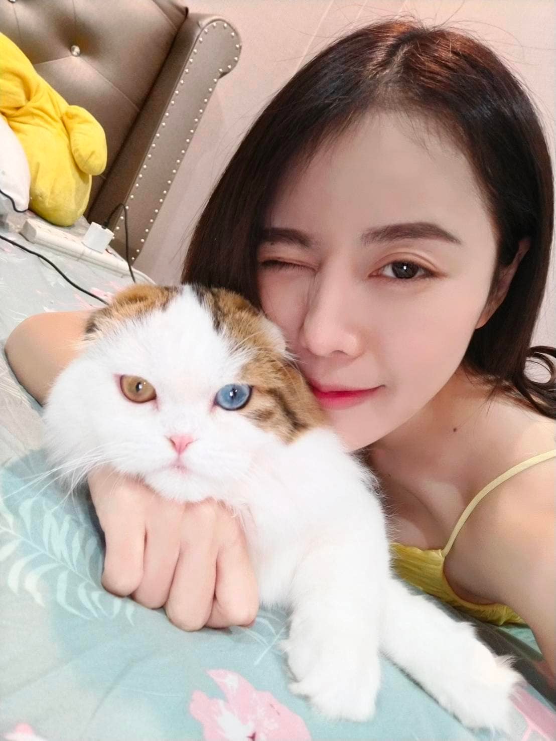 วาร์ป Catier คาเทียร์ อกขาวสวย โชว์หุ่น เนียนๆ ในชุด 18+ 28