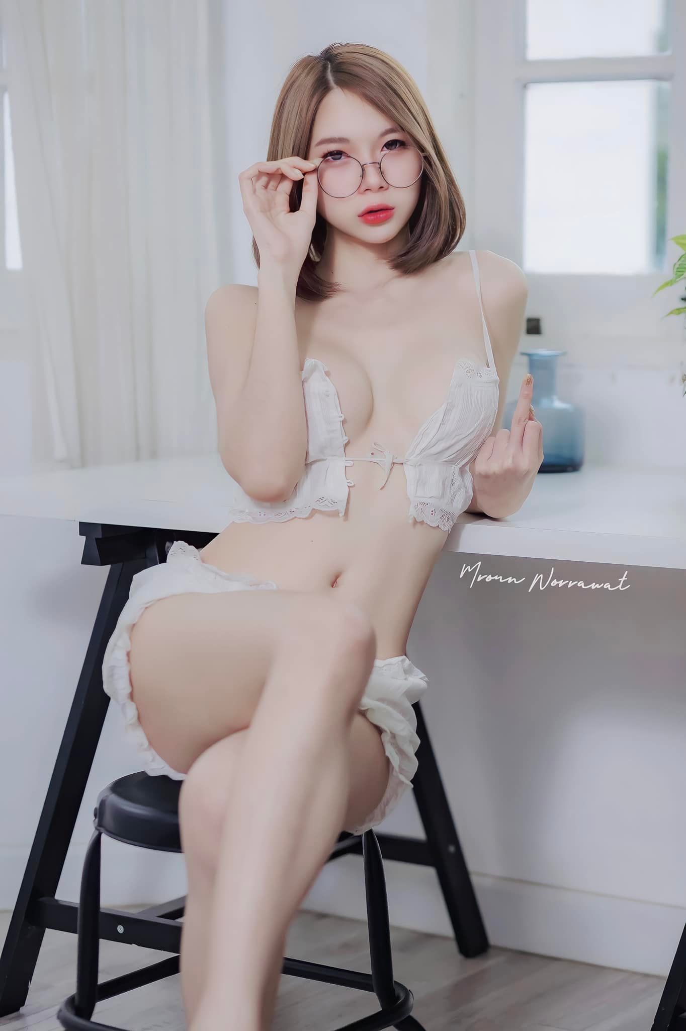 ขวัญแว่น เน็ตไอดอลสาวเนิร์ด สุดสวย น่ารัก แถม นมใหญ่ เซกซี่เกินตัว 47