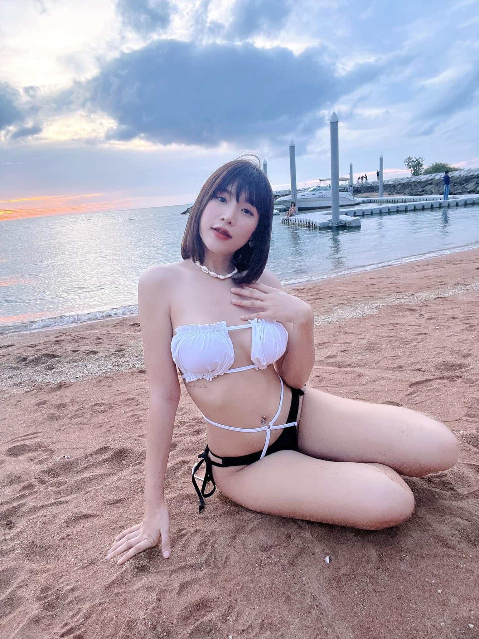 Ploy Orada เน็ตไอดอล สาวสวย หมวยตัวเล็ก ผลงานสุดซี๊ด บน Onlyfans 17