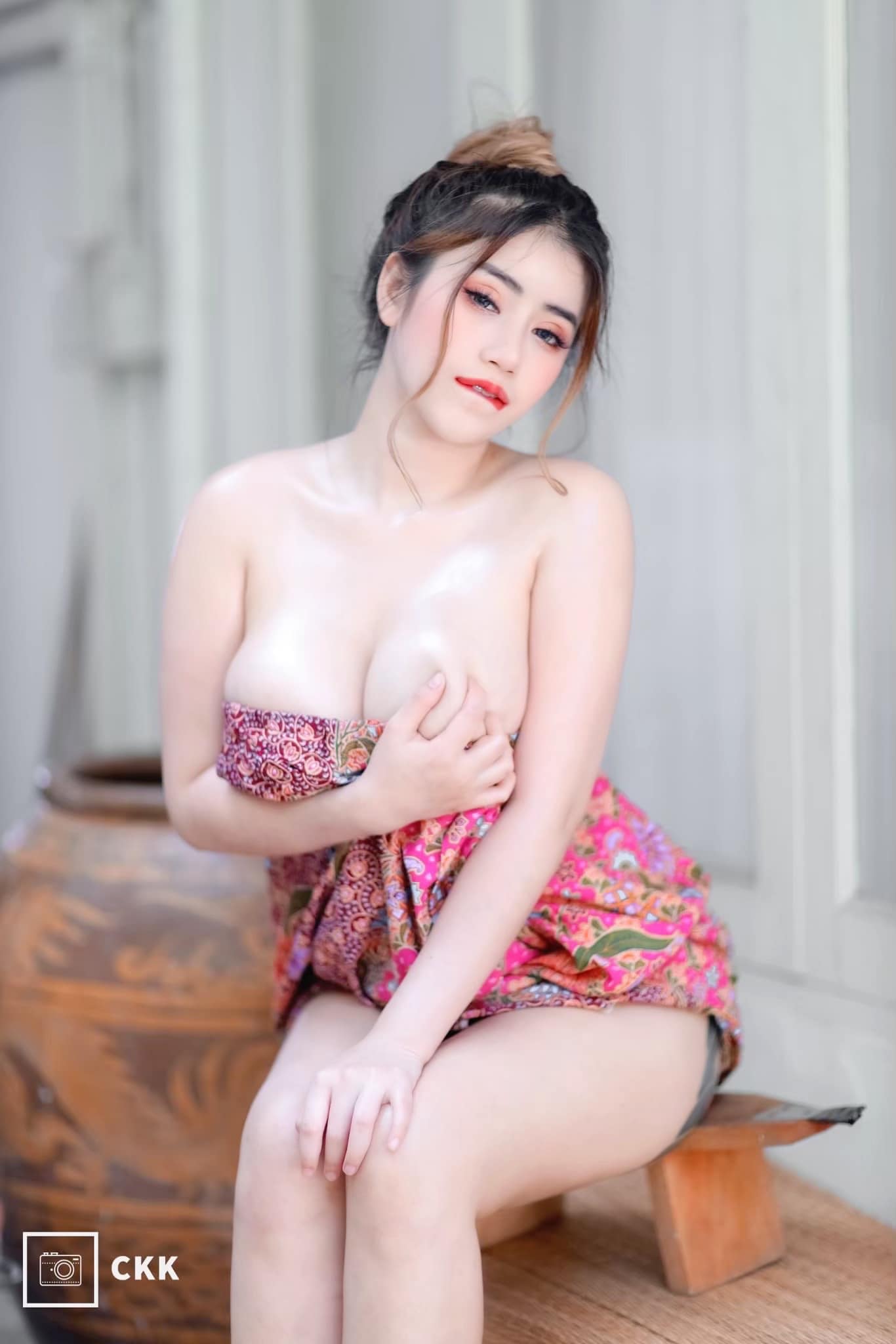 น้องออย Jaruwan พริตตี้สาวสวย เจ้าของฉายา 800 cc แซ่บเกินต้านมาก 16