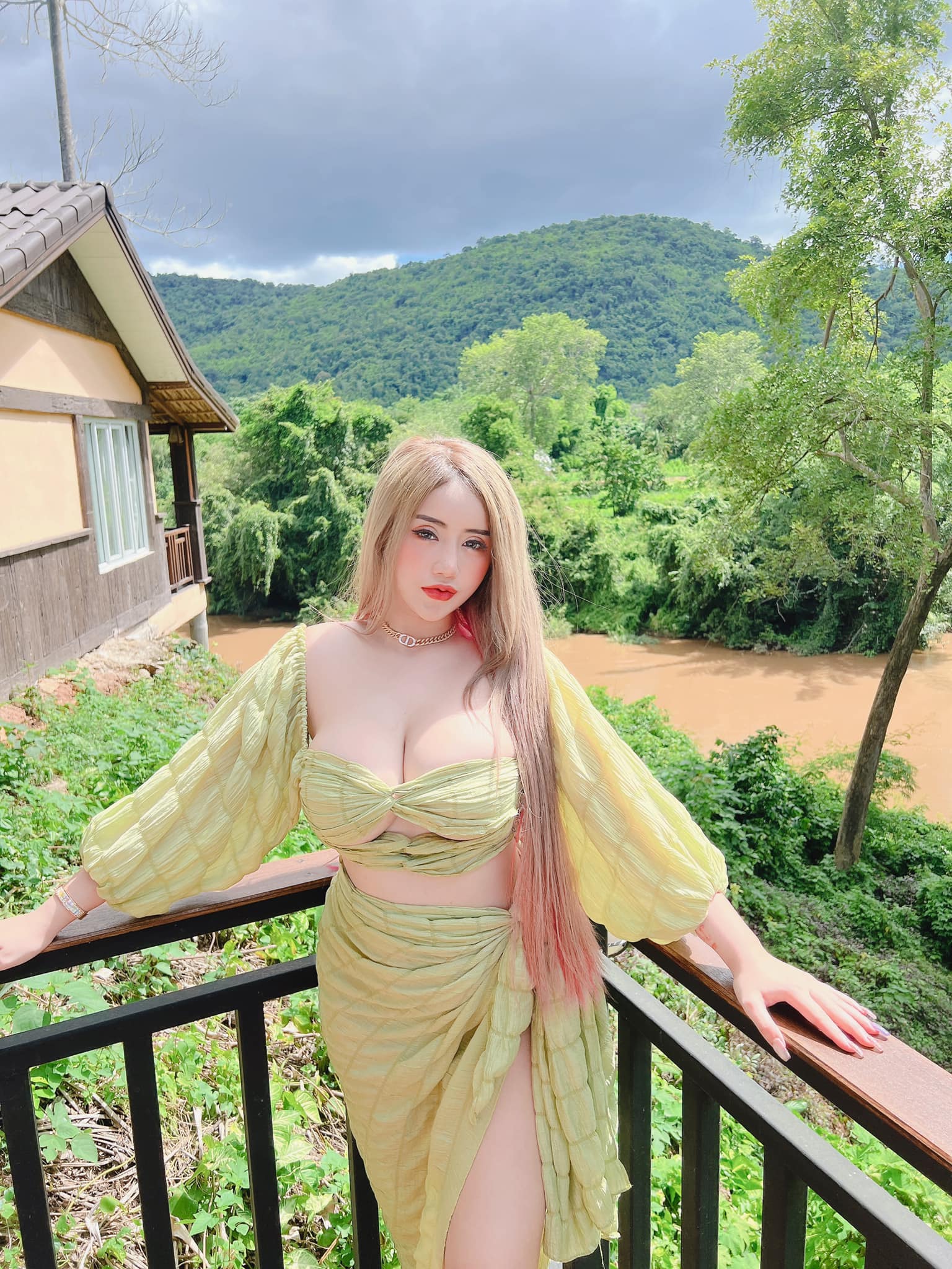 น้องออย Jaruwan พริตตี้สาวสวย เจ้าของฉายา 800 cc แซ่บเกินต้านมาก 30