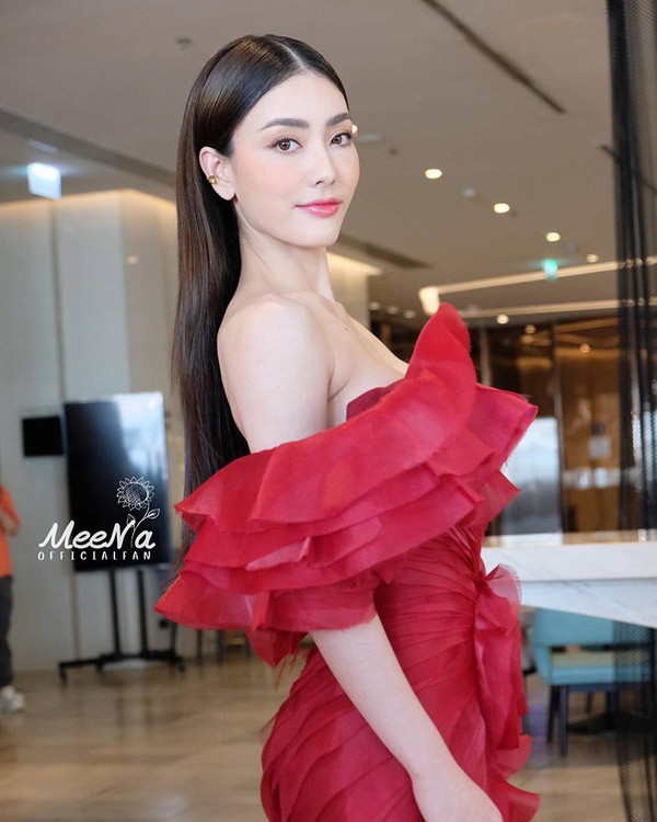 มีนา ริณา เริ่ด