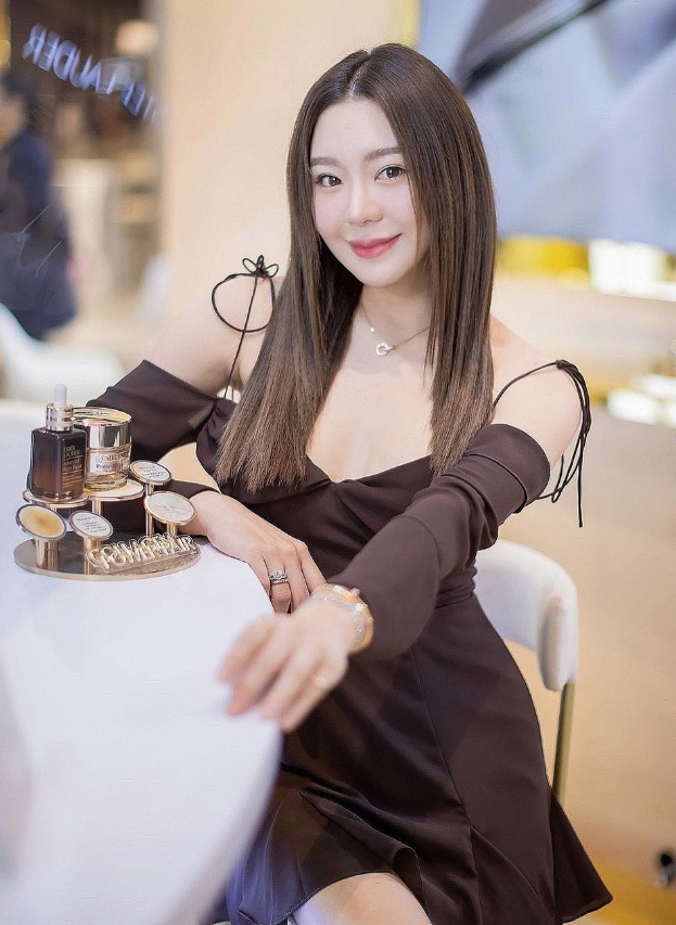 เปิดประวัติ มายด์ ณภศศิ หรือ มายด์ อุทัยทิพย์ สาวสวย หุ่นแซ่บ ขาวออร่า 12