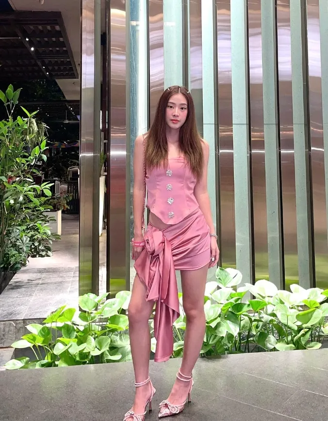 เปิดวาร์ โกรัน สาวสวยหมวย อารมณ์ดี ดีกรี เลขาฝึกงาน หนุ่มนิกกี้ ณฉัตร 6