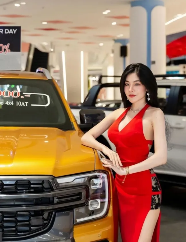 ยูว์จิน วารุณี นางแบบสาวสวย ลีลาเด็ด สุดเร้าใจ พร้อมอวดหุ่นเซ็กซี่ไม่เบา 11