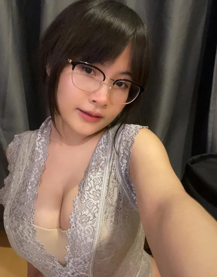 น้อง นุ่น สาวแว่น ตัวเล็ก ขวัญใจ BIGO LIVE ดาวดวงใหม่ Onlyfans 16