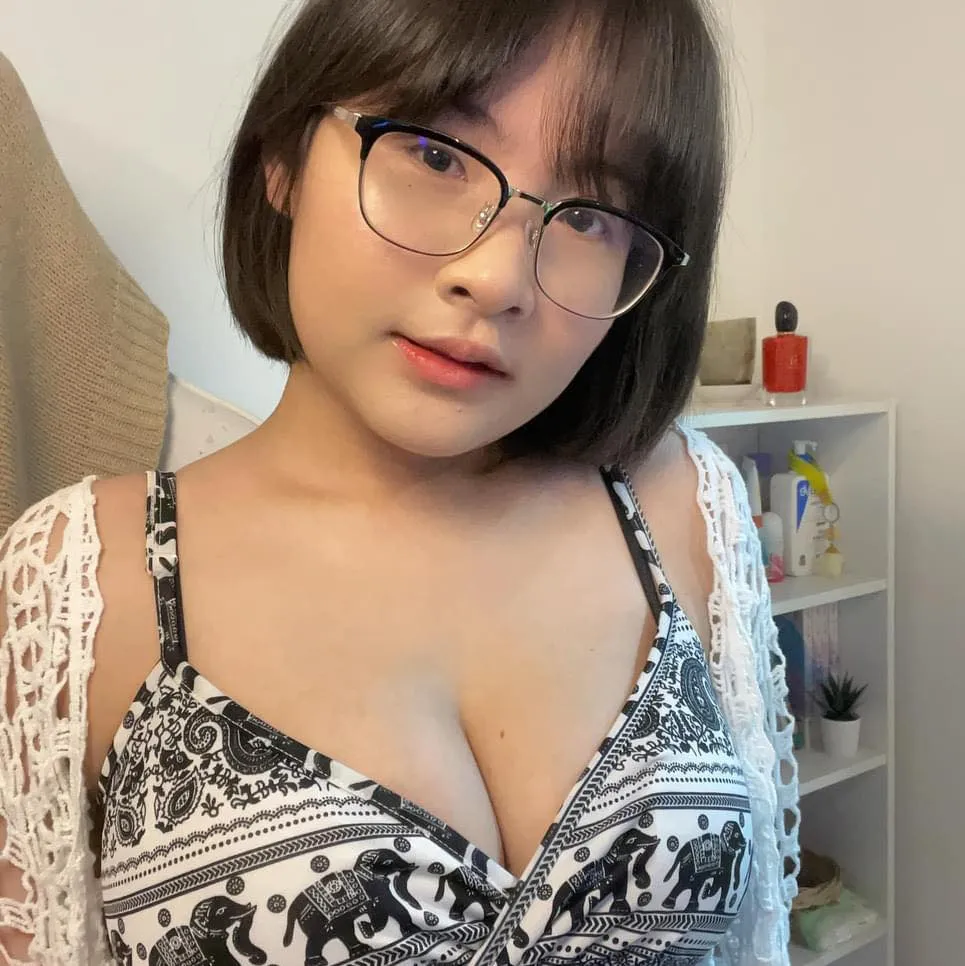 น้อง นุ่น สาวแว่น ตัวเล็ก ขวัญใจ BIGO LIVE ดาวดวงใหม่ Onlyfans 7