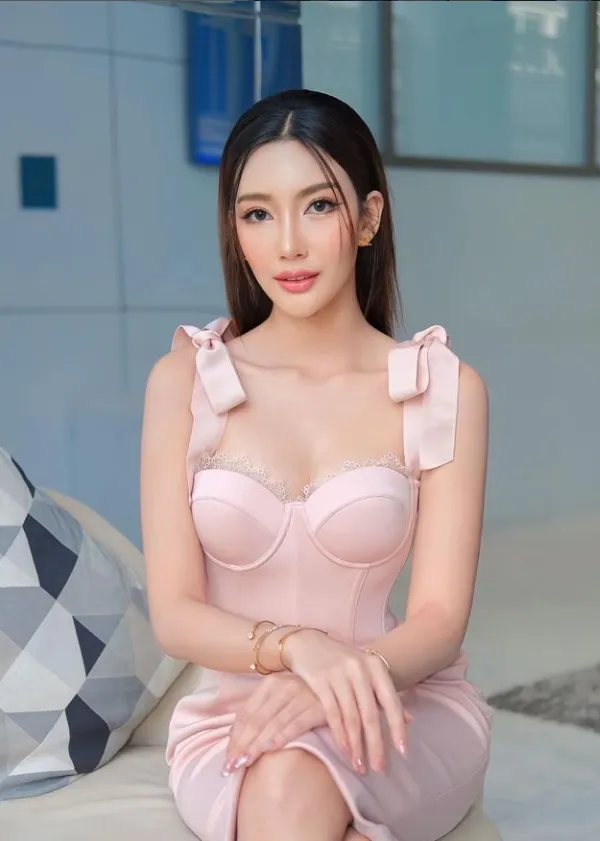 พั้น แพรวพัชร์ชา สาวไทอินก็มาดิคร้าบ