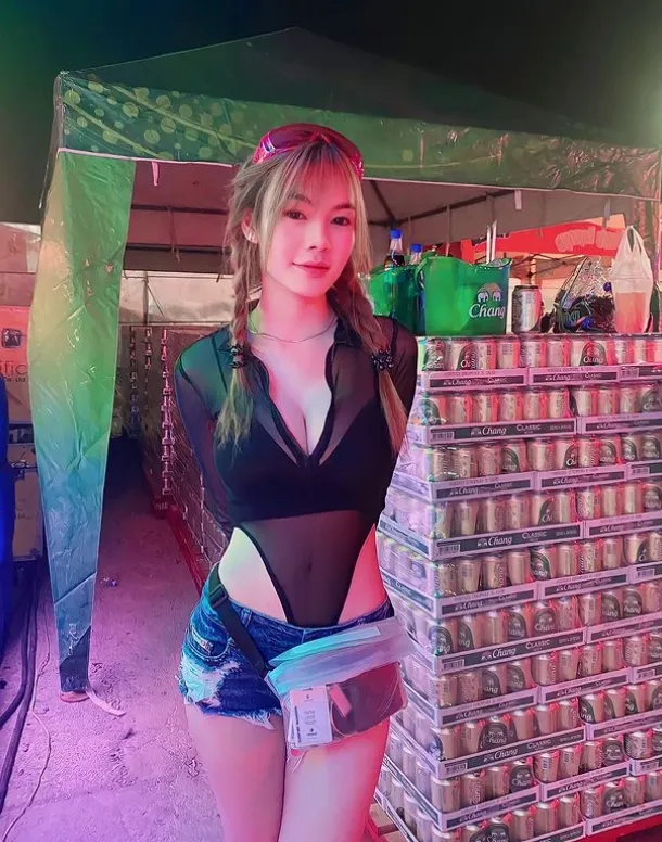 แชมเปญ ชมพูแพร เน็ตไอดอล สาวสวย ขยี้ใจ สไตล์ คุณหนู ดาว Bigo 14