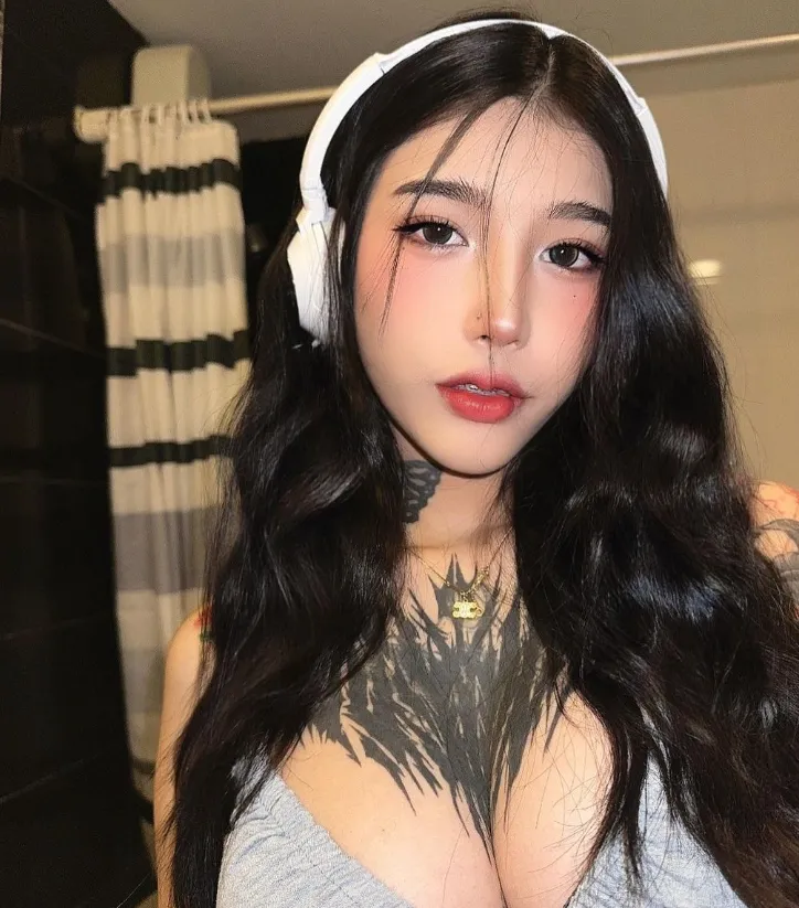 Cornne น้องคอนเน่ ดาวทวิต ตัวแม่วงการสายสัก แฟชั่นปัง เซ็กซี่ 18+ 11