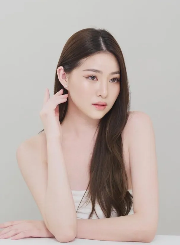 เปียโน ณิชาภัทร สาวสวย หุ่นเซ็กซี่ ดีกรีสาวหมวย สุดอินเตอร์ 5