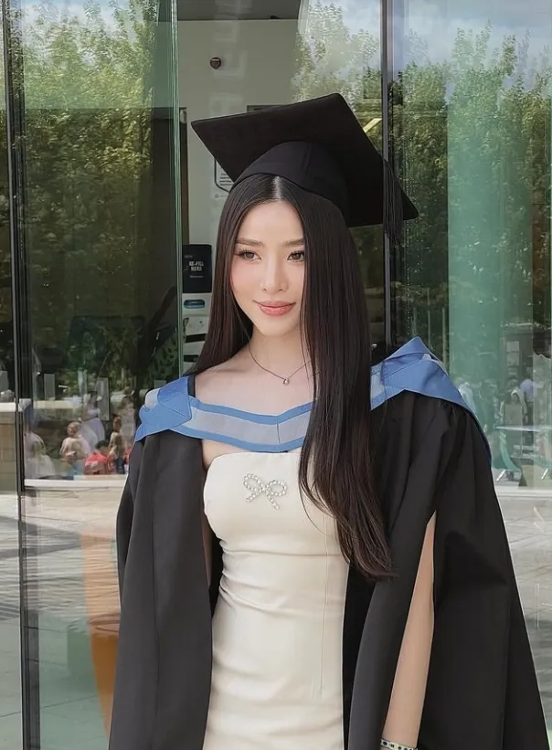 เปียโน ณิชาภัทร สาวสวย หุ่นเซ็กซี่ ดีกรีสาวหมวย สุดอินเตอร์ 10