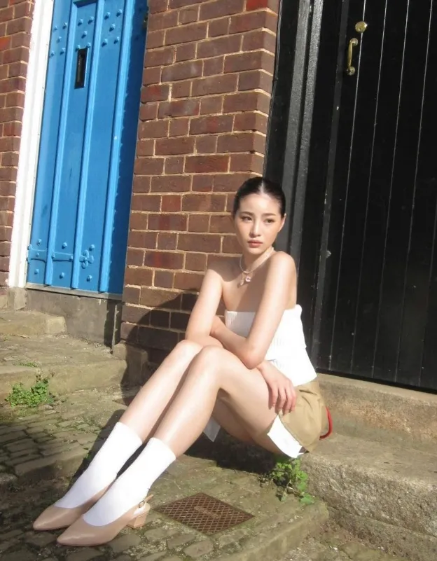 เปียโน ณิชาภัทร สาวสวย หุ่นเซ็กซี่ ดีกรีสาวหมวย สุดอินเตอร์ 14