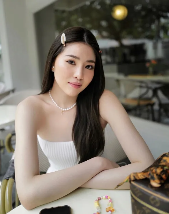 เปียโน ณิชาภัทร สาวสวย หุ่นเซ็กซี่ ดีกรีสาวหมวย สุดอินเตอร์ 21