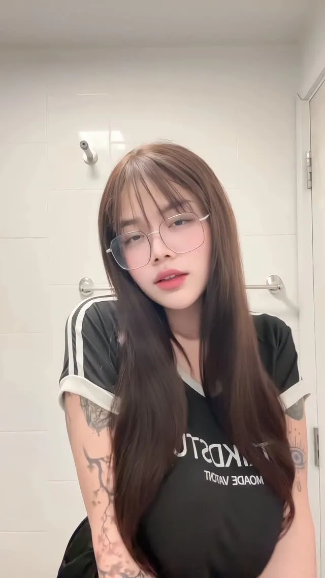 เปิดวาร์ป น้องข้าว 13.98i เน็ตไอดอล สาวสวย มาพร้อม ลายสัก ทรงเสน่ห์ แซ่บเวอร์ 10