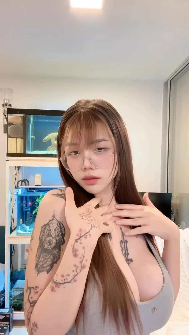 เปิดวาร์ป น้องข้าว 13.98i เน็ตไอดอล สาวสวย มาพร้อม ลายสัก ทรงเสน่ห์ แซ่บเวอร์ 24